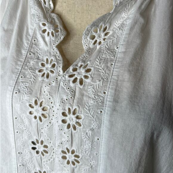 Jean Pascale Women's Blouse in White w/Embroidery Eyelet and Short Sleeve Size M - Picture 2 of 7